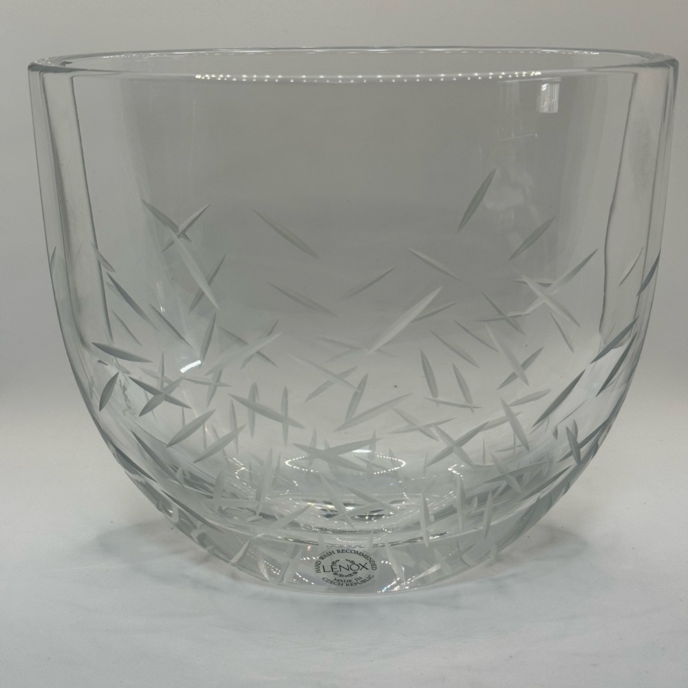 Kate Spade by Lenox Crystal - Vase in Beacon Street Frost Pattern -Oval